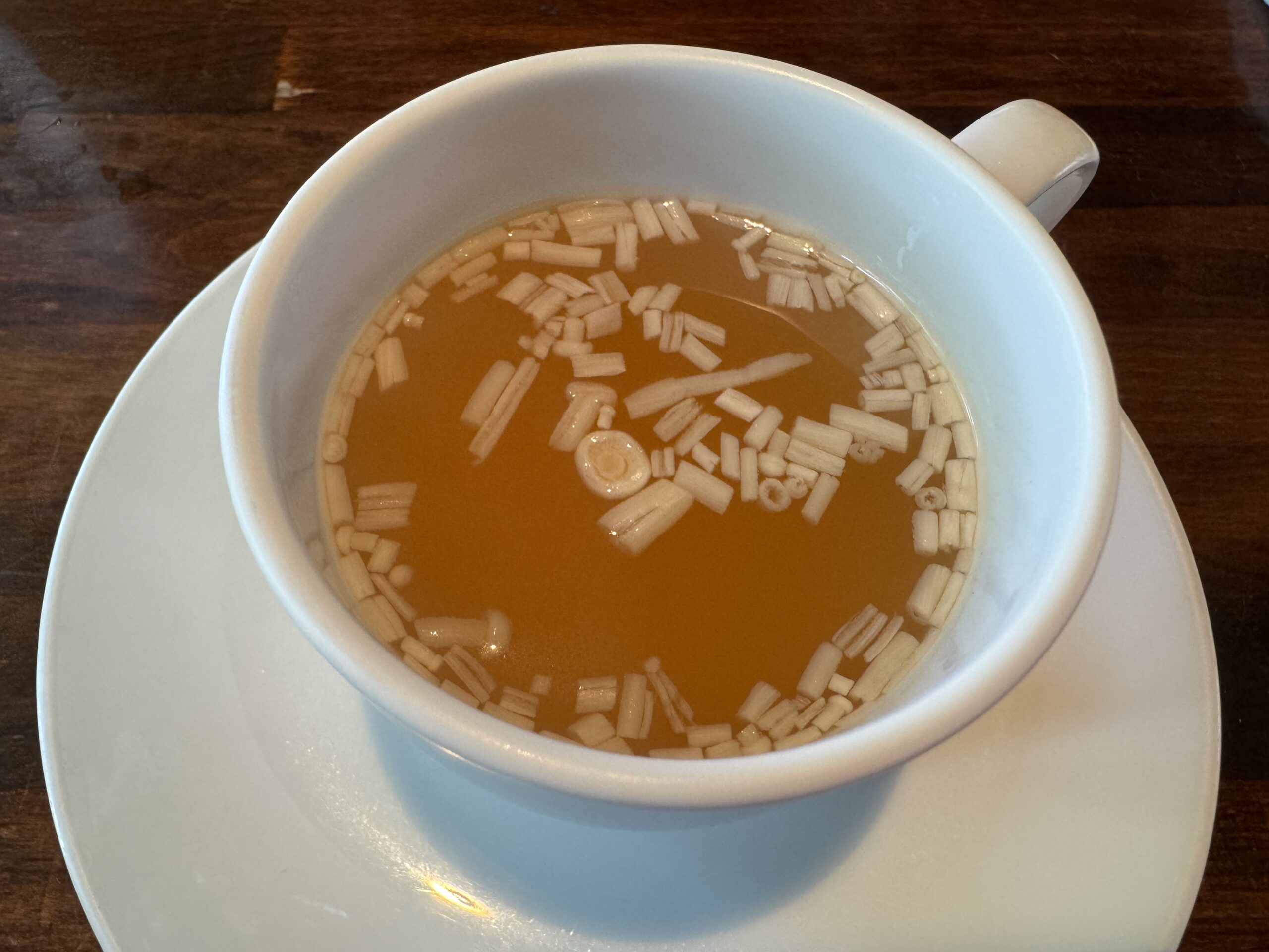 ランチセットのコンソメスープ